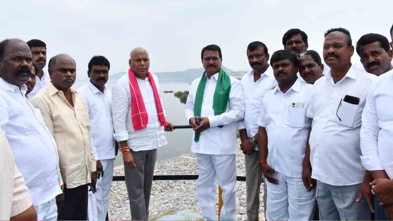 Singireddy Niranjanreddy | రిజర్వాయర్లకు నీటిని తరలించి చూపిస్తాం.. మంత్రి జూపల్లి సవాల్‌ను స్వీకరిస్తున్న: సింగిరెడ్డి నిరంజన్‌ రెడ్డి