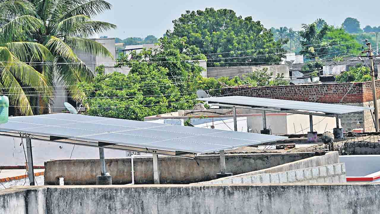 సోలార్‌పై సీఎం సోది