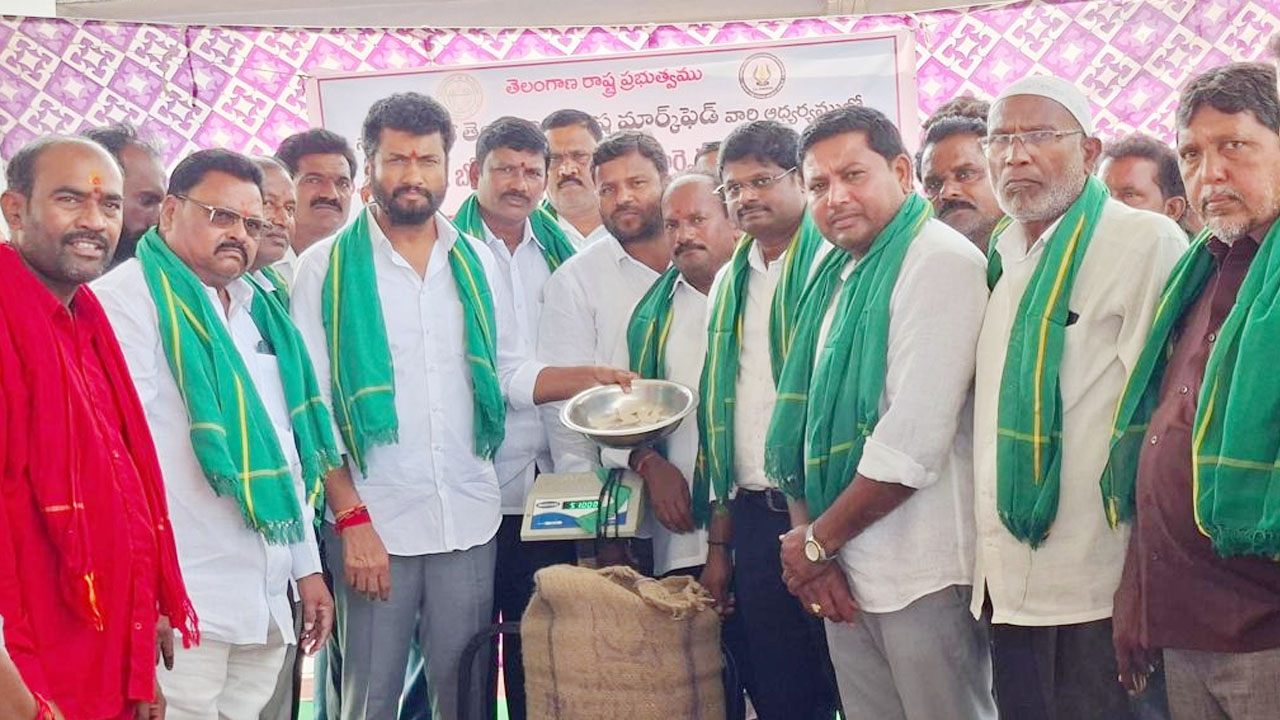 MLA Anil Jadhav | సోయాబిన్‌ కొనుగోళ్లు సక్రమంగా చేపట్టాలి : ఎమ్మెల్యే అనిల్ జాదవ్