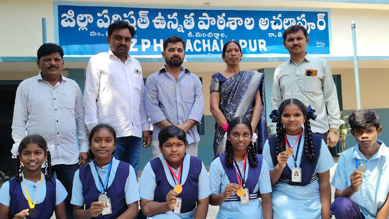 Wrestling Competitions | రాష్ట్రస్థాయి రెజ్లింగ్ పోటీలకు జడ్పీహెచ్‌ఎస్‌ విద్యార్థినిలు ఎంపిక