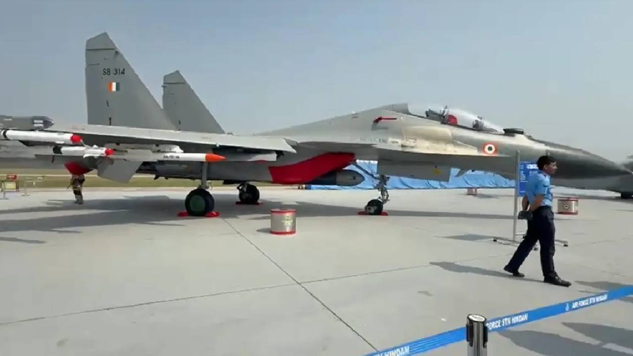 Su-30 MKI | బ్ర‌హ్మోస్ క్షిప‌ణితో సుఖోయ్ యుద్ధ విమానం ప్ర‌ద‌ర్శ‌న‌.. హిండ‌న్ ఎయిర్‌బేస్ వ‌ద్ద ప్ర‌యోగం