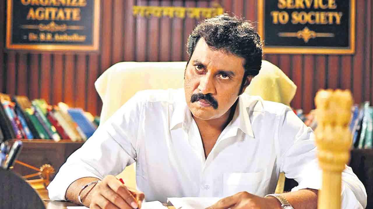 న్యాయవాది పాత్రలో సునీల్‌