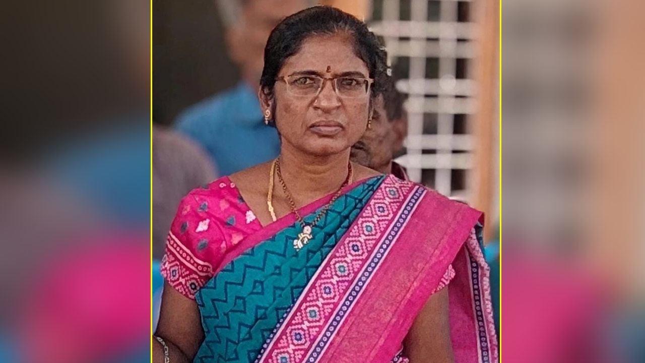 Tehsildar Suspension | అనుమతి లేకుండా విధులకు గైర్హాజరైన తహసీల్దార్‌ తారాబాయి సస్పెన్షన్‌
