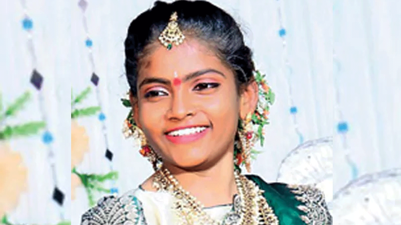 Murder | అతిగా ఫోన్ మాట్లాడుతోంద‌ని బిడ్డ‌ను గొంతుపిసికి చంపిన త‌ల్లి..!