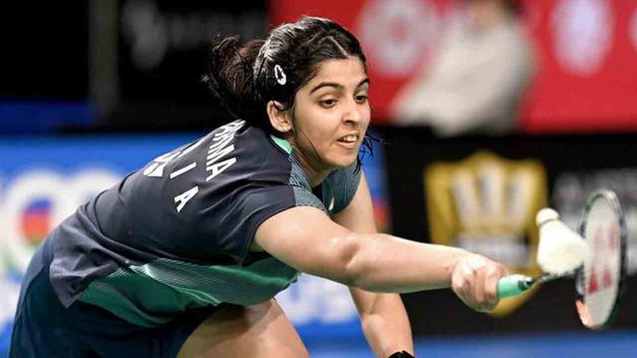 గాయత్రి జోడీ ఔట్‌