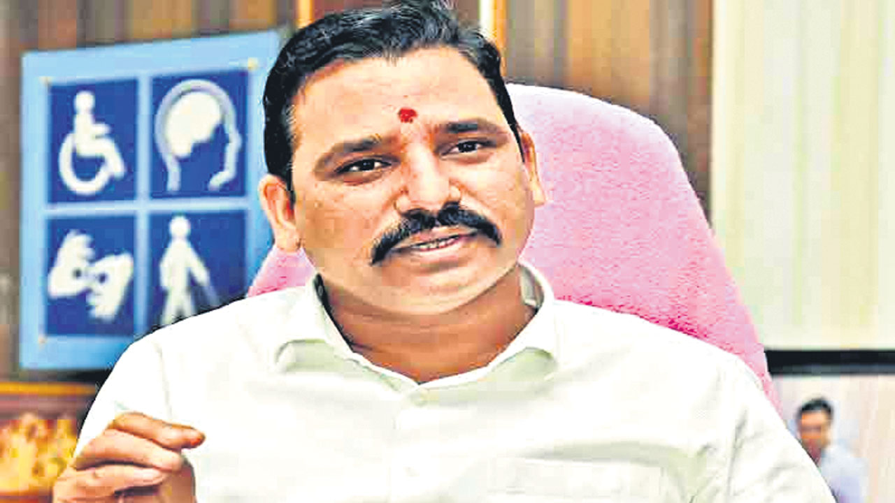 ‘వెలుగు’ తప్పుడు రాతలు