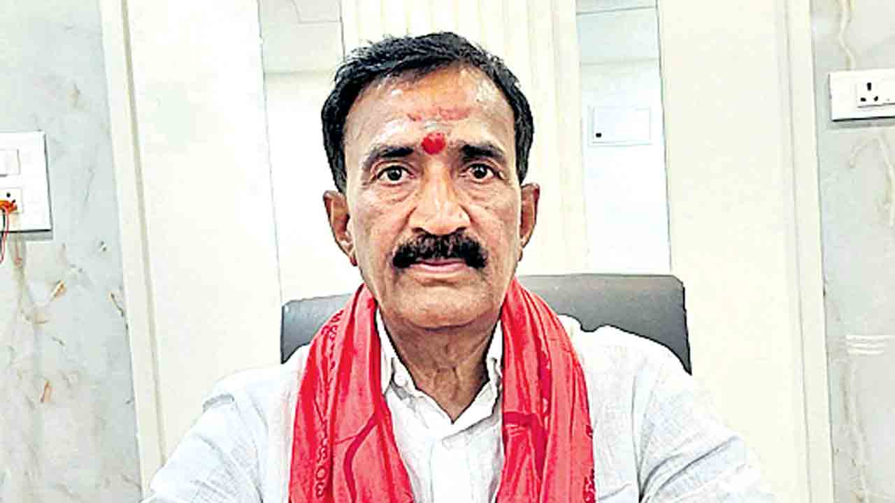 కేసీఆర్‌కు క్షమాపణ చెప్పాల్సిందే: వంటేరు