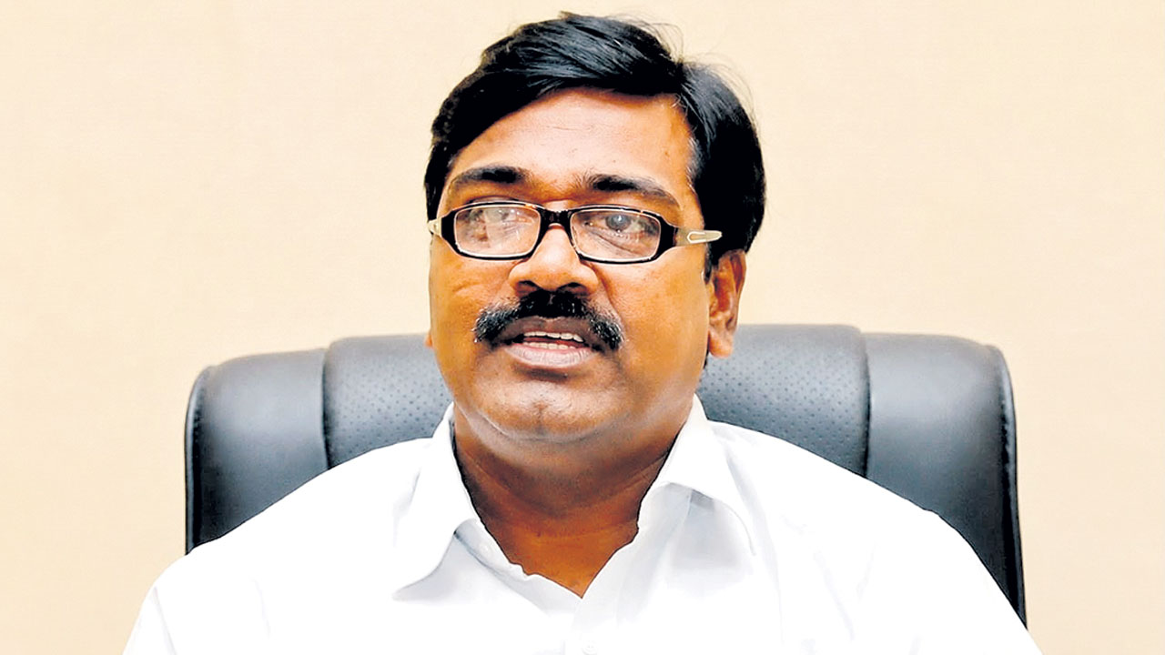అసమర్థ పాలనతో రైతులకు తీవ్ర నష్టం