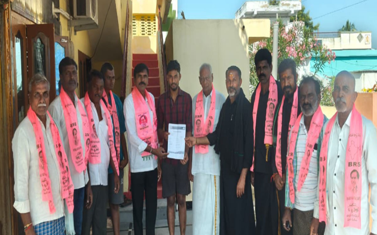 'ప్రభుత్వానికి పట్టభద్రులు బుద్ధి చెప్పాలి'