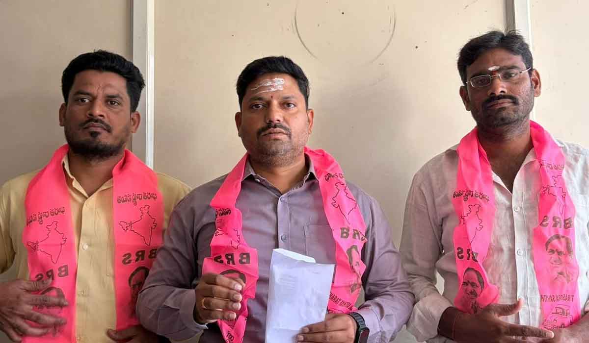 Vemulawada | విద్యార్థులను నిరుద్యోగులు నిండా ముంచిన కాంగ్రెస్.. బీఆర్ఎస్ విద్యార్థి విభాగం నాయకుడు అనిల్