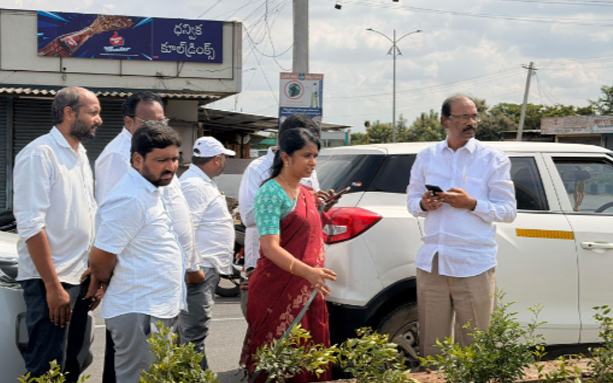 ఈఎంసీకి ఆధునిక హంగులు : మున్సిపల్ చైర్‌ప‌ర్స‌న్ పి.అనిత