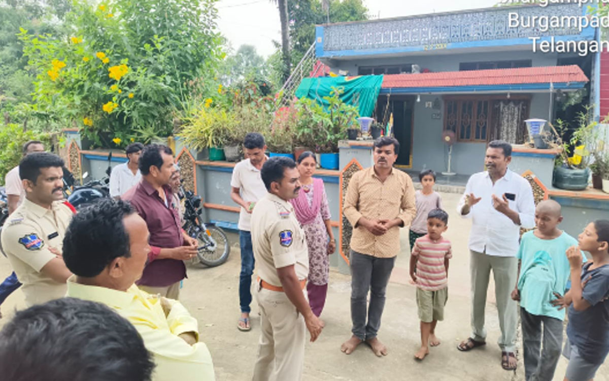 అంజనాపురంలో పట్టపగలే భారీ చోరీ