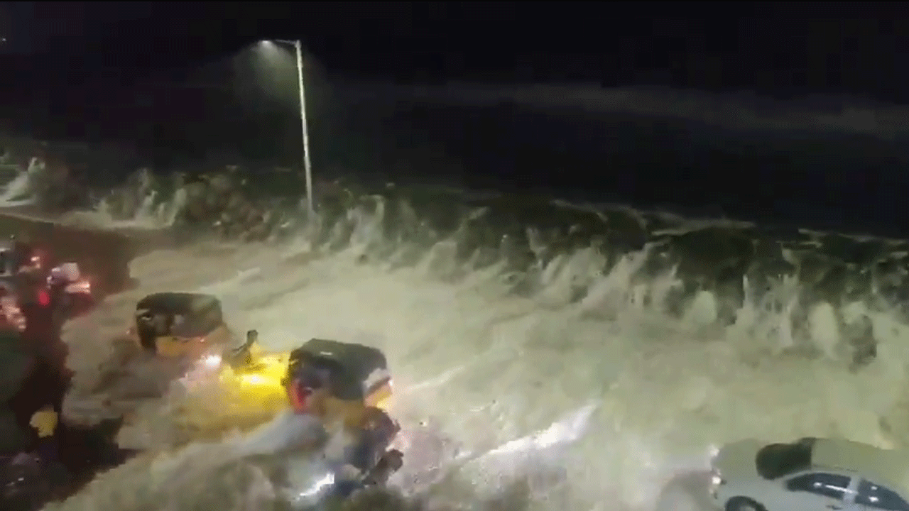 Cyclone Arnab: అర్న‌బ్ తుఫాన్ అల్ల‌క‌ల్లోలం.. వీడియోలు