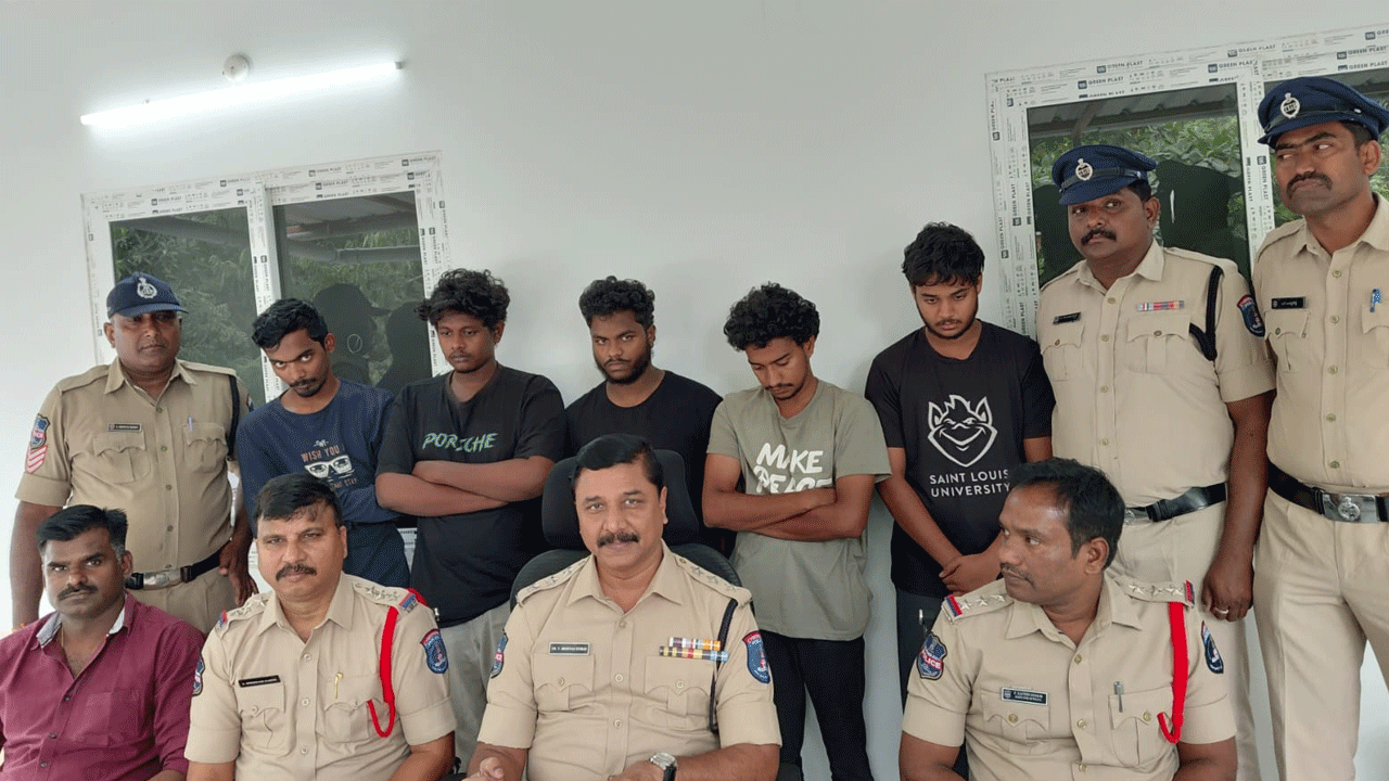 Hyderabad | అంతర్రాష్ట్ర బైక్‌ దొంగల ముఠా పట్టివేత.. ఐదు ద్విచక్ర వాహనాలు స్వాధీనం