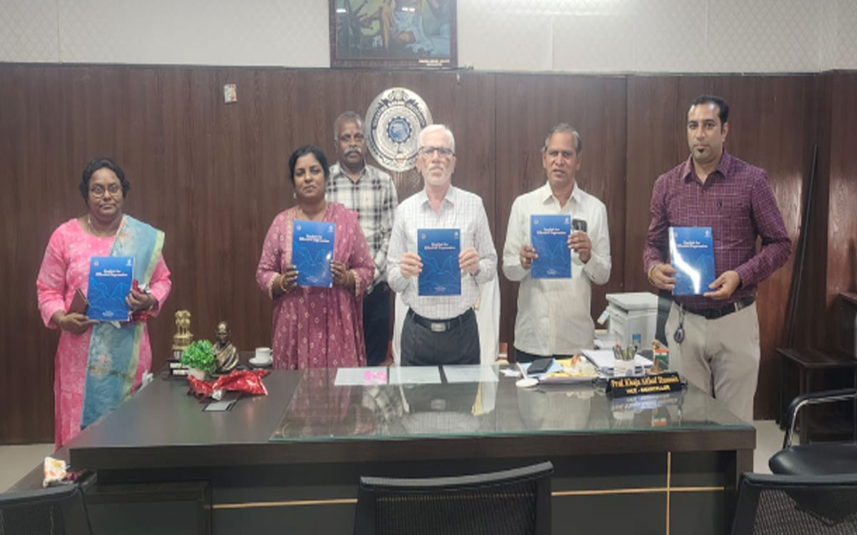 ఎంజీయూ అసిస్టెంట్ ప్రొఫెసర్ అరుణ ప్రియ సంపాదకత్వంలో డిగ్రీ ఆంగ్ల పాఠ్య పుస్తక రూపకల్పన