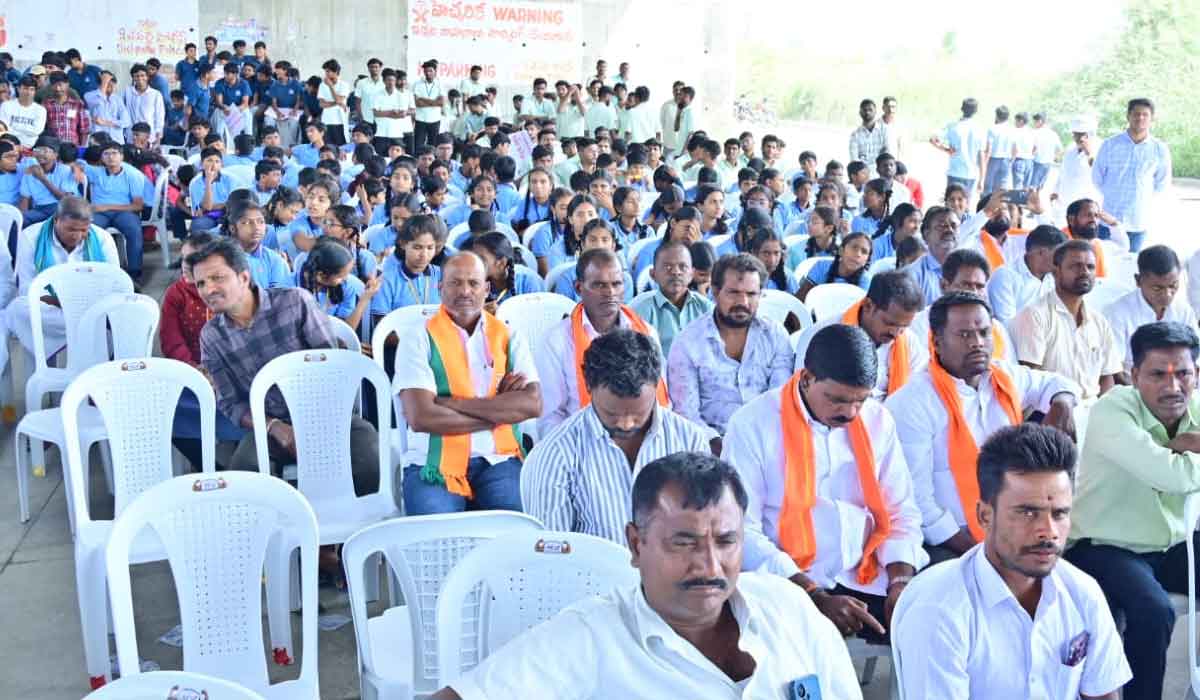 MP Arvind | నిజామాబాద్‌ బీజేపీ నిరసన దీక్షలో స్కూల్ పిల్లలు.. ఎంపీ అరవింద్‌ తీరుపై పలువురి అసహనం