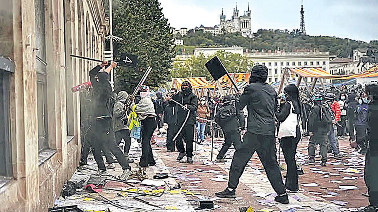 Attack On Tourisam Office