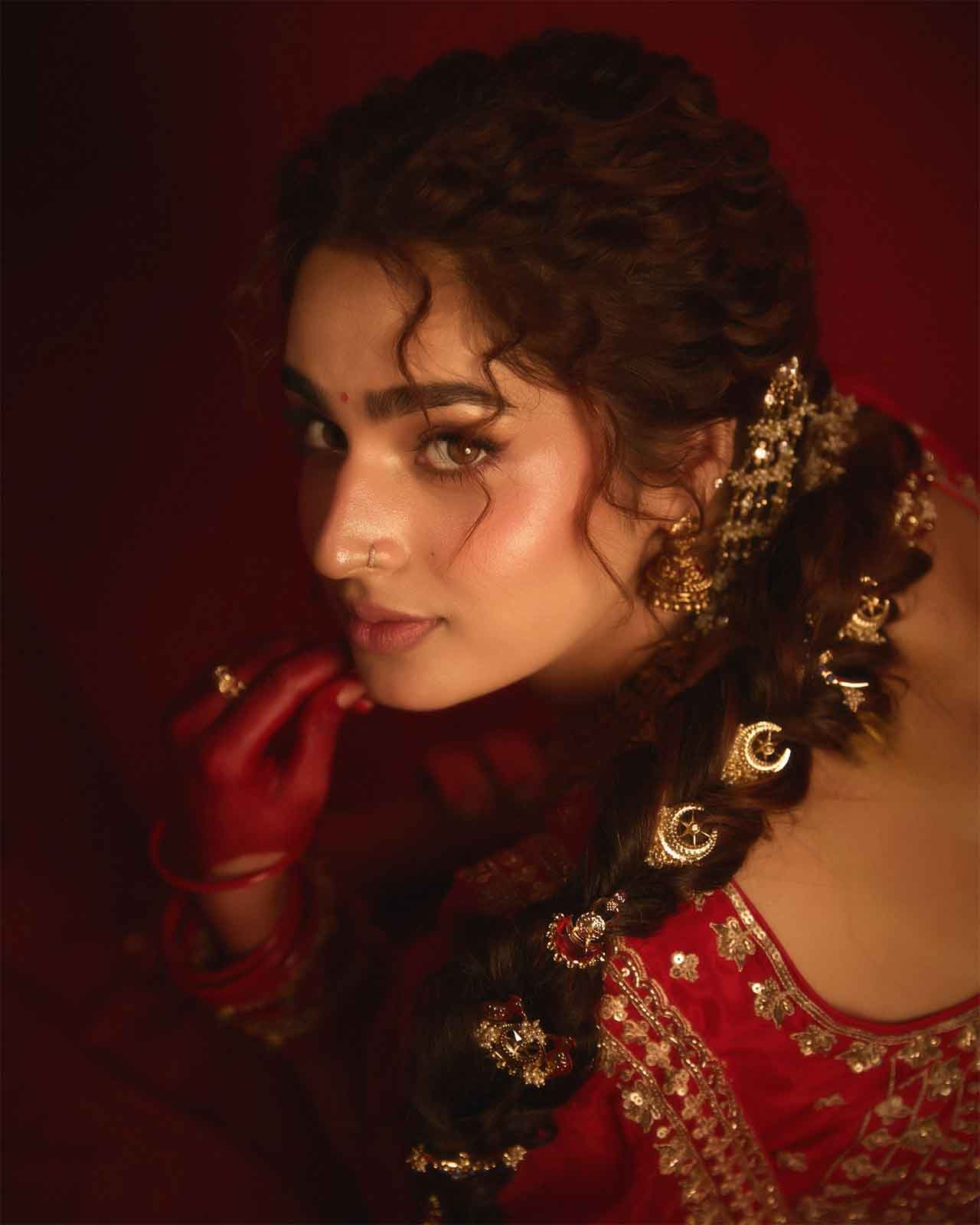 Ayesha Khan3