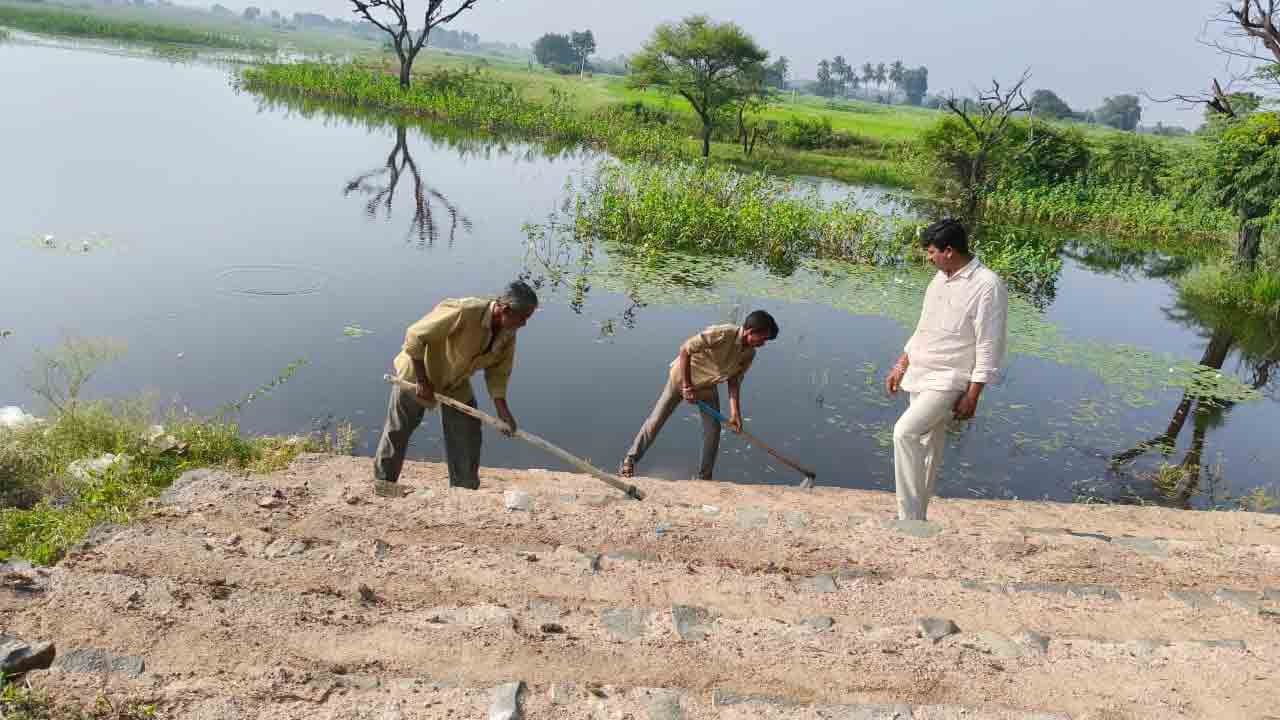 బైరాన్ పల్లి లో బతుకమ్మ పండుగకు ఏర్పాట్లు