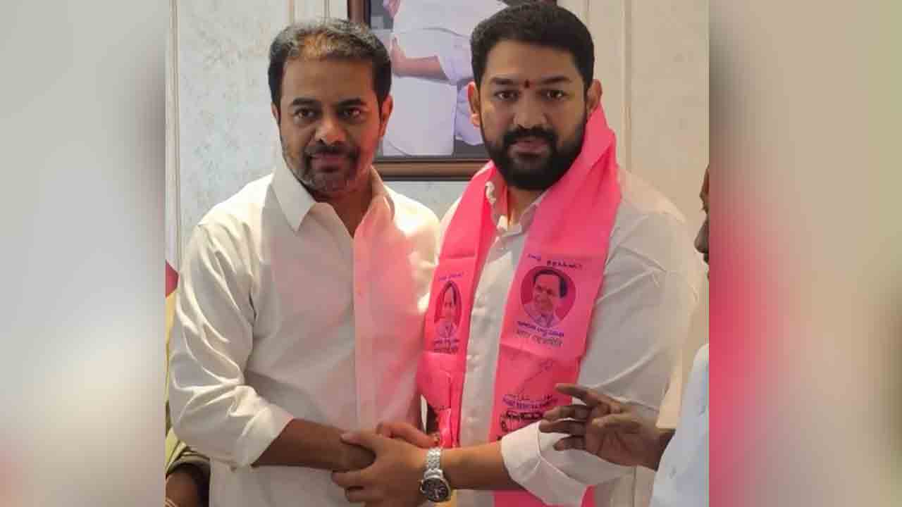 BRS | కేటీఆర్‌ సమక్షంలో బీఆర్‌ఎస్‌లో చేరిన సీనియర్ కాంగ్రెస్ నాయకుడు భార్గవ్ దేశ్‌పాండే