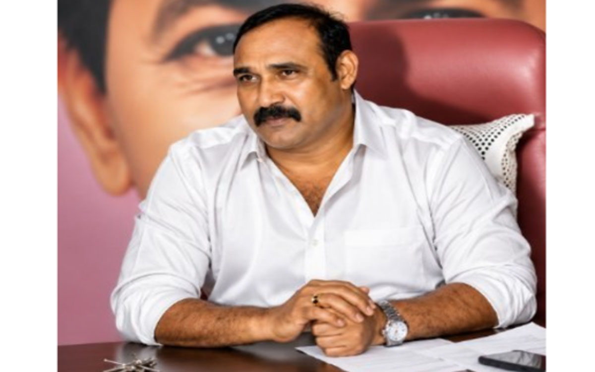 ‘వ్యక్తిగత విమర్శలతో కాలమెల్లపుచ్చుతున్న సీఎం’