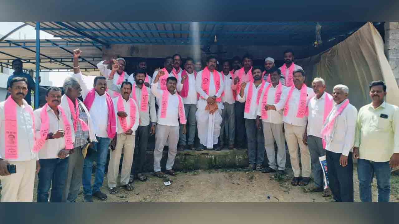 కమీషన్‌ల సొమ్ము దాచుకునేందుకే ఎమ్మెల్యే కడియం విదేశీ యాత్రలు : తాటికొండ రాజయ్య
