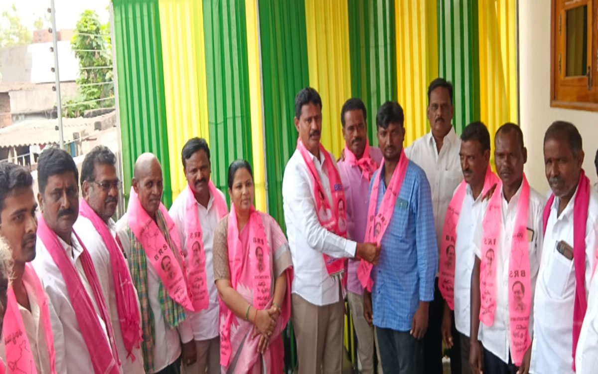 ఇల్లెందు నియోజకవర్గంలో బీఆర్ఎస్‌లో చేరికలు