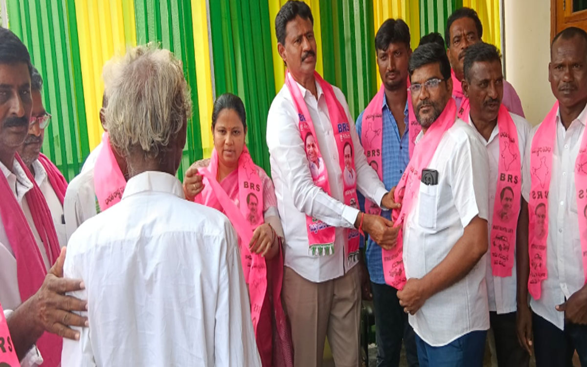 ఇల్లెందు నియోజకవర్గంలో బీఆర్ఎస్లో చేరికలు