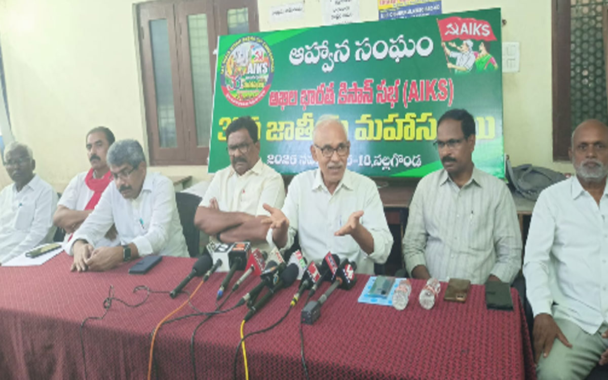 రైతుల‌ను కేంద్ర, రాష్ట్ర ప్ర‌భుత్వాలు ఆదుకోవాలి : బీవీ రాఘ‌వులు