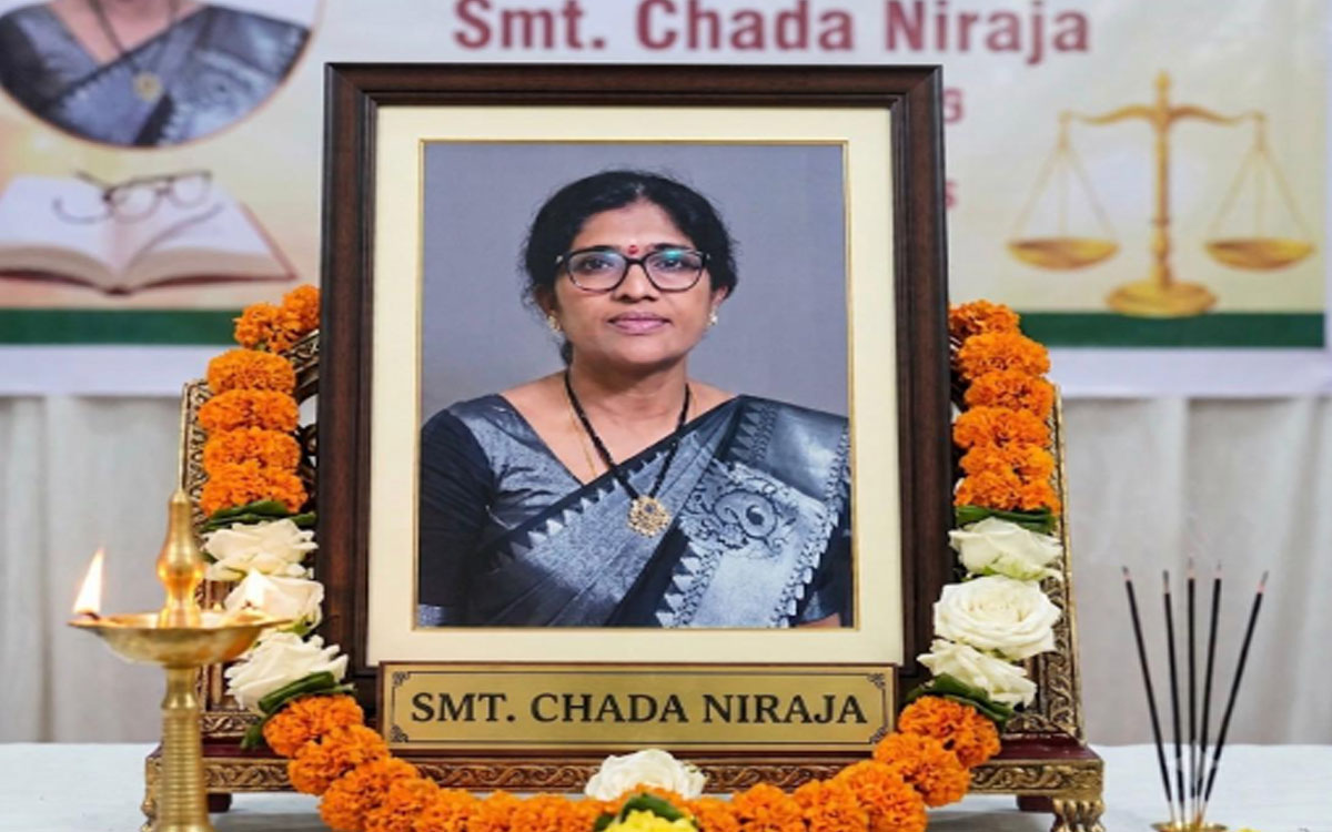 మరణంలోనూ మహాదానం.. 8 మందికి ప్రాణం పోసిన టీచర్ నీరజారెడ్డి