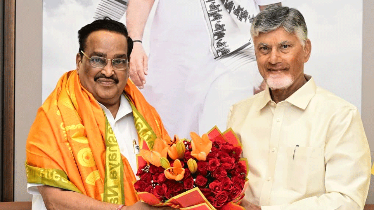 కేంద్ర జల్ శక్తి మంత్రి సీఆర్ పాటిల్‌తో సీఎం చంద్రబాబు భేటీ