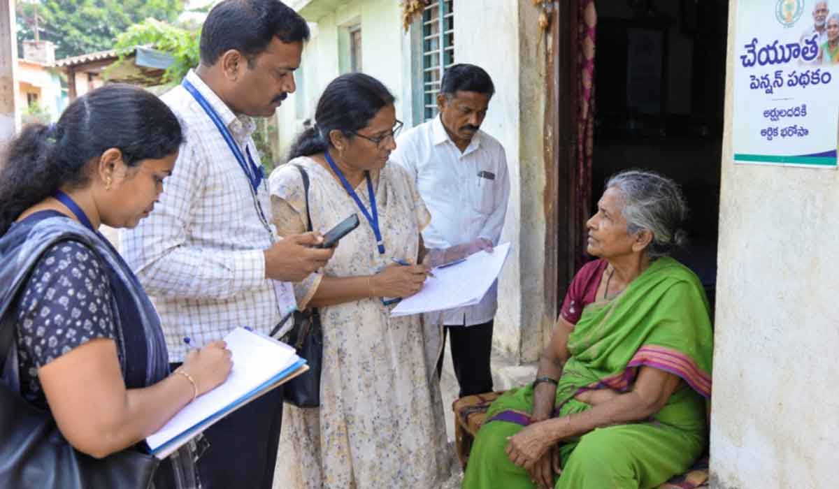 Karimnagar | దసరా పాయే…పింఛన్లు రాకపాయే.. ఇంకెంతకాలం కాలయాపన.. ?