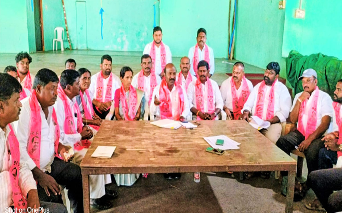 నిరుద్యోగ యువతను మోసం చేసిన కాంగ్రెస్‌కు బుద్ది చెప్పాలి : మాజీ ఎమ్మెల్యే చిరుమర్తి లింగయ్య
