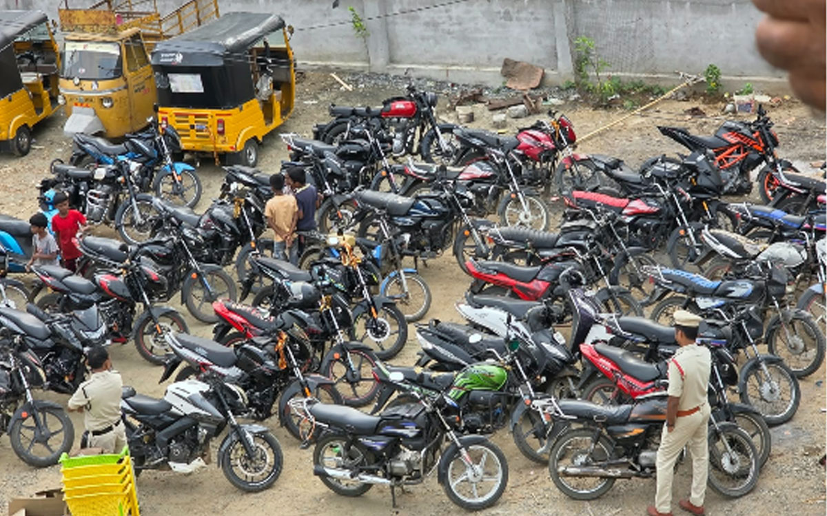 సుందరయ్యనగర్లో పోలీసుల కార్డెన్ సెర్చ్