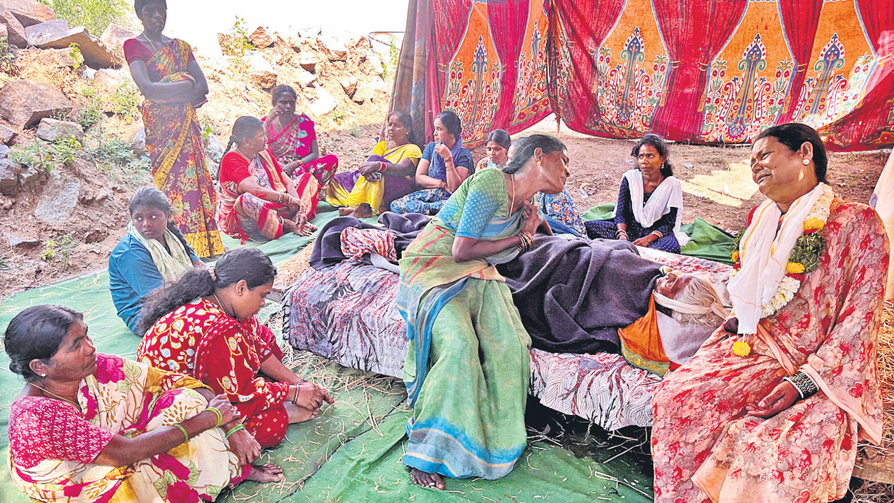 ఆశలు కూల్చిన ‘ఇందిరమ్మ’!