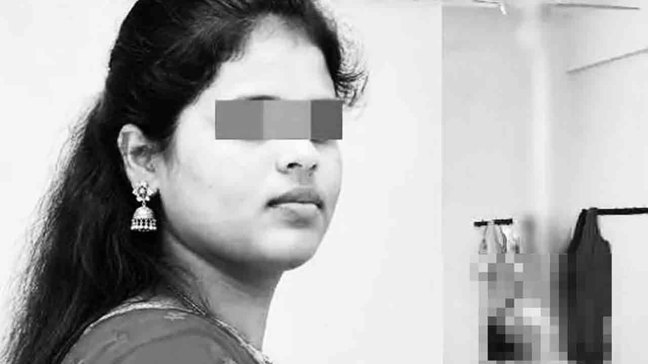 అనుమానాస్పద స్థితిలో ఇంజినీరింగ్‌ విద్యార్థిని మృతి