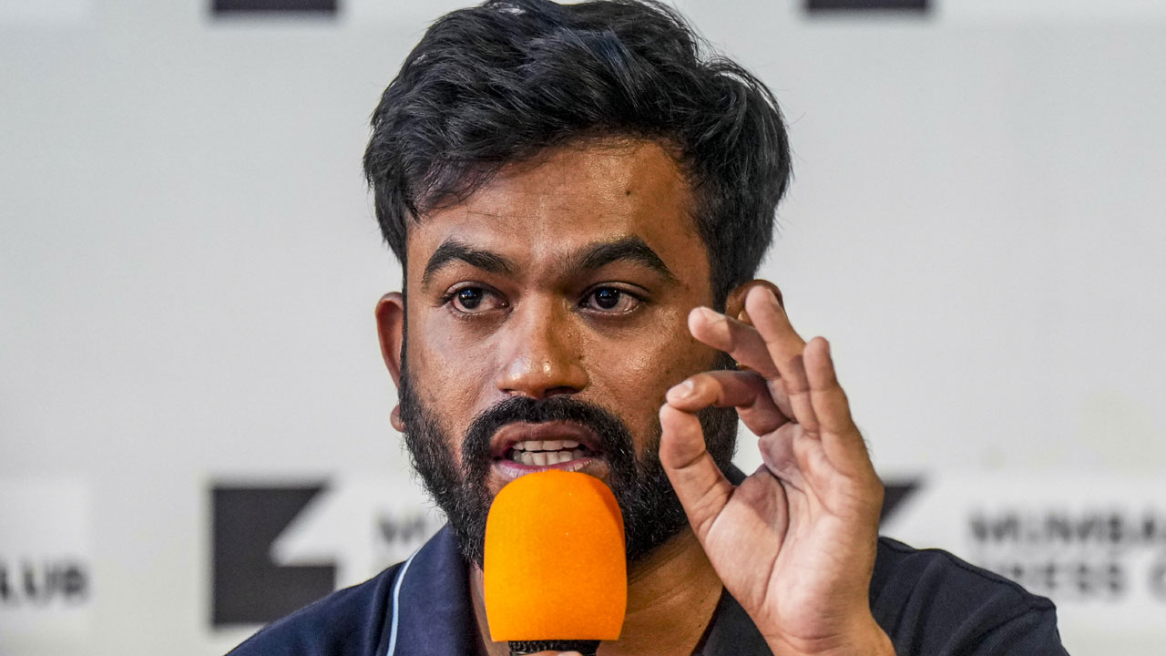సీఈసీ వైదొలిగే వరకు నిరసనలు