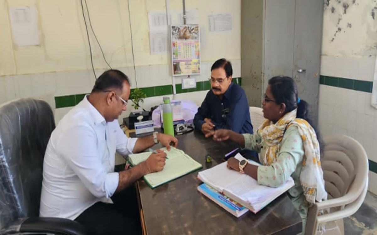 రోగుల‌కు నాణ్యమైన వైద్య సేవలు అందించాలి : డీఎంహెచ్ఓ డా.రాహుల్
