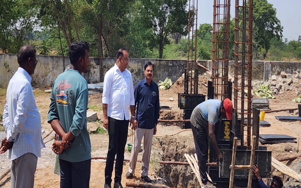 రోగుల‌కు నాణ్యమైన వైద్య సేవలు అందించాలి : డీఎంహెచ్ఓ డా.రాహుల్