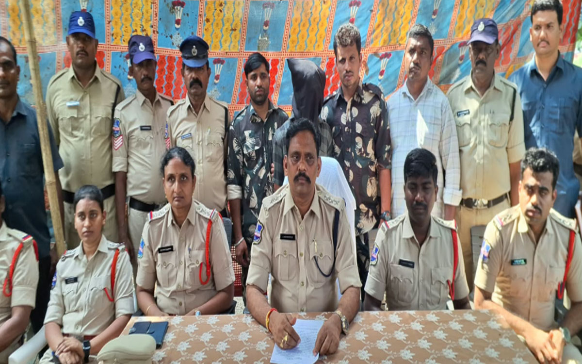 నర్సింగ్ విద్యార్థిని హరిణి హత్య కేసును ఛేదించిన జూలూరుపాడు పోలీసులు