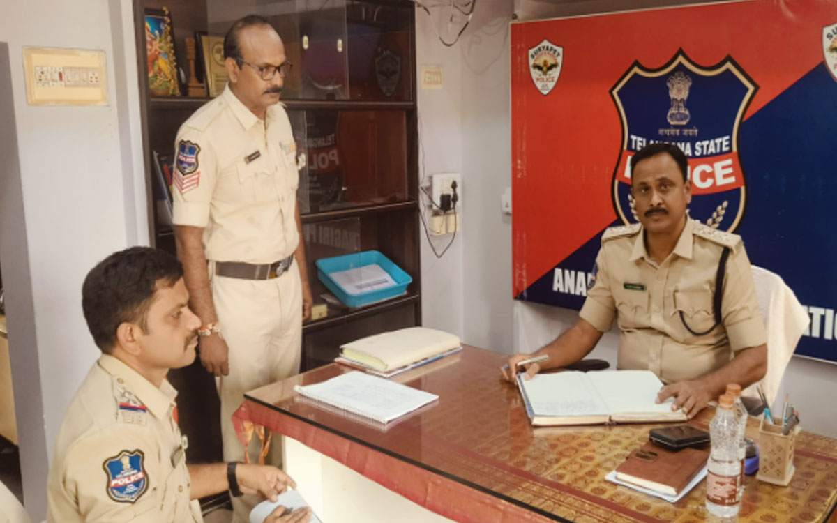 ‘గ‌స్తీ నిర్వ‌హ‌ణ‌తో నేరాల నియంత్ర‌ణ‌కు కృషి చేయాలి’