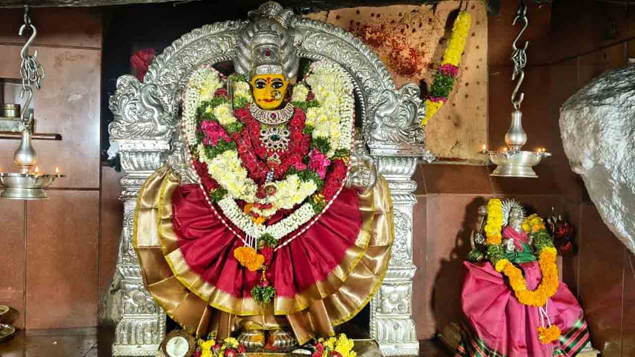 ఏడుపాయలలో ఈనెల 11 నుండి దేవి శరన్నవరాత్రి ఉత్సవాలు