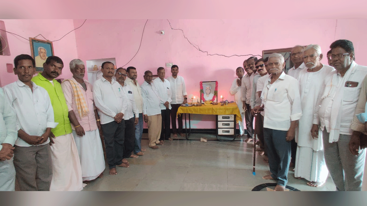 మాజీ మంత్రి ఎల్లారెడ్డి సేవలు చిరస్మరణీయం