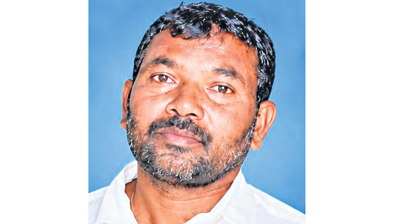 అప్పుల బాధతో రైతు ఆత్మహత్య
