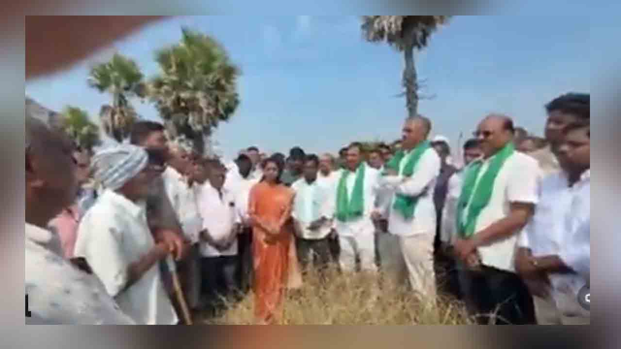 Farmers | జనరేటర్‌కు ఒక్క రోజుకే రూ.7 వేలు ఖర్చు పెట్టినం.. హరీశ్‌ రావుతో రైతు ఆవేదన