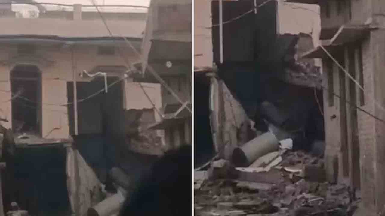 firecracker factory explodes | బాణసంచా కర్మాగారంలో పేలుడు.. నలుగురు మృతి