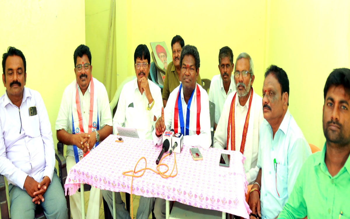 ‘బీసీ ఉద్యమ నేత గుజ్జ సత్యంకు గవర్నర్ కోటాలో ఎమ్మెల్సీ ఇవ్వాలి’