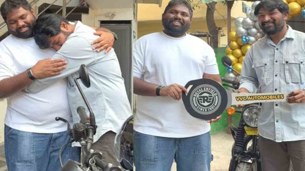 Harsha Chemudu | ట్రెండింగ్లో ‘లీస్ట్ ఎలిజిబుల్ బ్యాచిలర్’.. దర్శకుడికి ఖరీదైన బైక్ బహుమతిగా ఇచ్చిన హర్ష చెముడు!