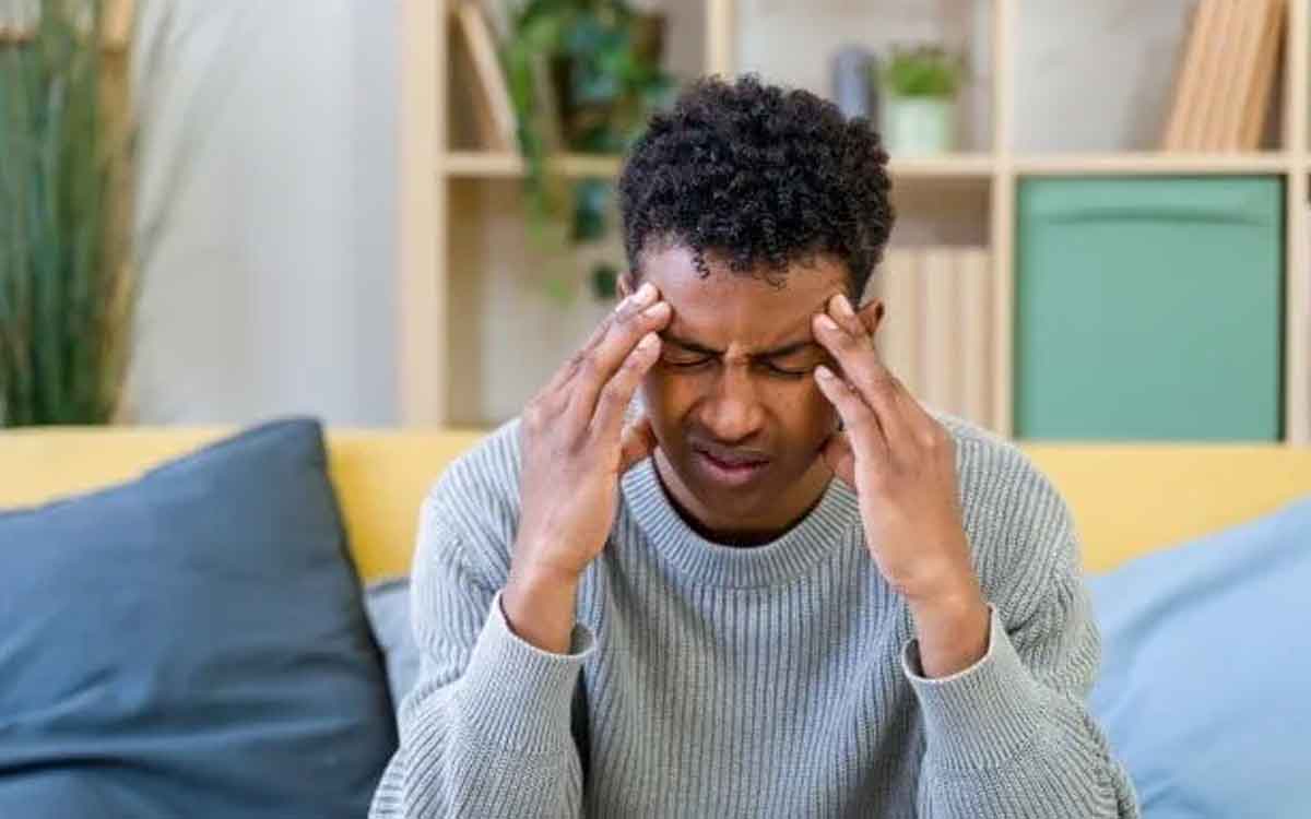Headache | త‌ర‌చూ త‌ల‌నొప్పి వ‌స్తుందా.. కార‌ణాలేంటి.. ఏం చేయాలి..?
