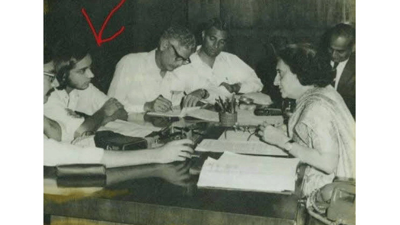 Shashi Tharoor: ఇందిరా గాంధీని ఇంట‌ర్వ్యూ చేసిన శ‌శిథ‌రూర్‌.. ఆనాటి ఫోటో షేర్ చేసిన కాంగ్రెస్ ఎంపీ